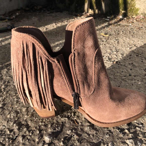 Jessica Simpson low heel boots - Picture 4 of 5